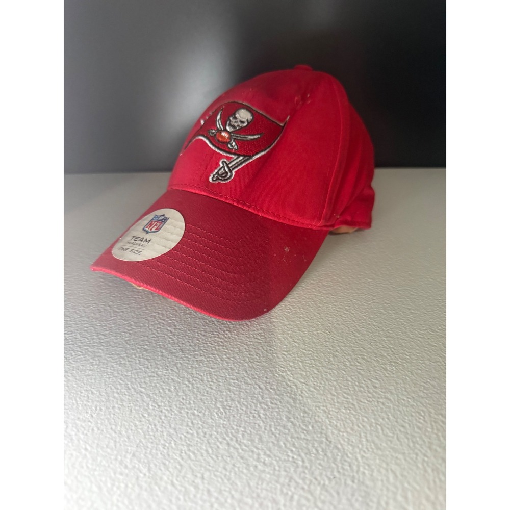 NFL Tampa Bay Buccaneers Red Adjustable Baseball Hat Cap F-MAC30BCV-RDA NWT